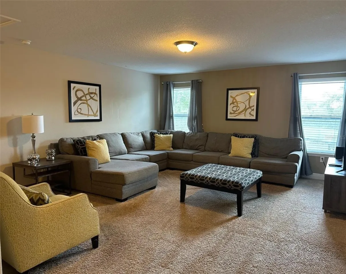 Slide show image of the Orlando Florida Home for Sale 26