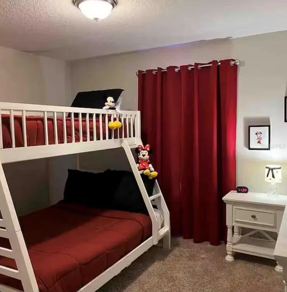 Slide show image of the Orlando Florida Home for Sale 31
