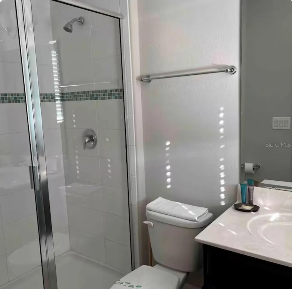 Slide show image of the Orlando Florida Home for Sale 43