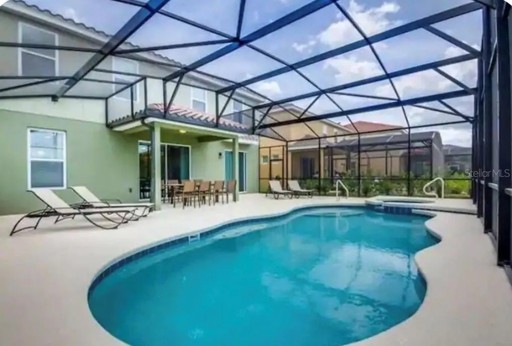 Slide show image of the Orlando Florida Home for Sale 46
