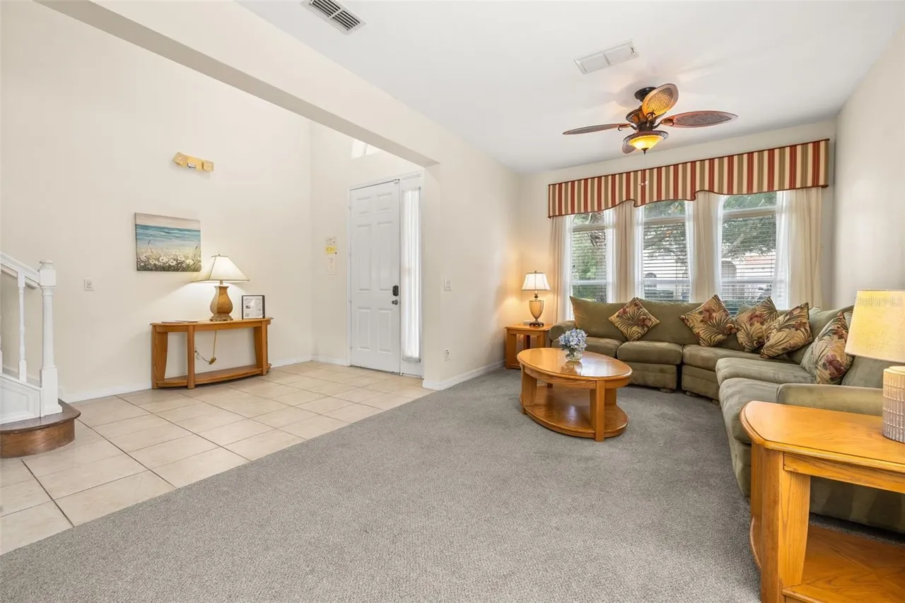 Slide show image of the Orlando Florida Home for Sale 09