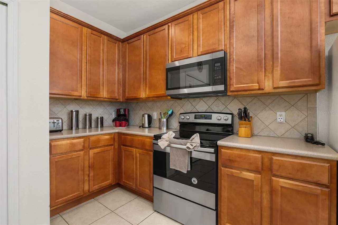 Slide show image of the Orlando Florida Home for Sale 15