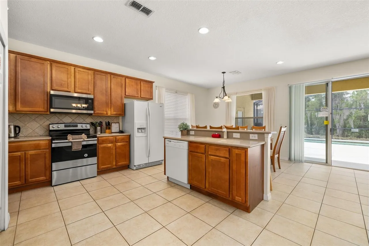 Slide show image of the Orlando Florida Home for Sale 18