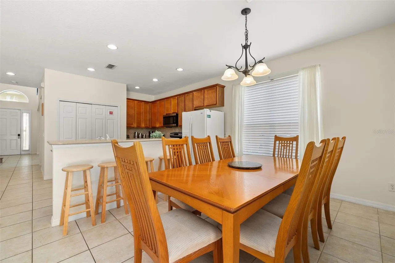 Slide show image of the Orlando Florida Home for Sale 19