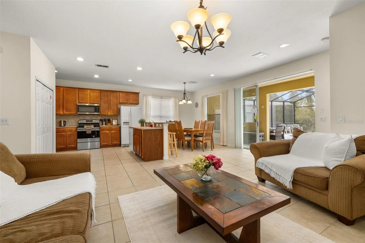 Slide show image of the Orlando Florida Home for Sale 21