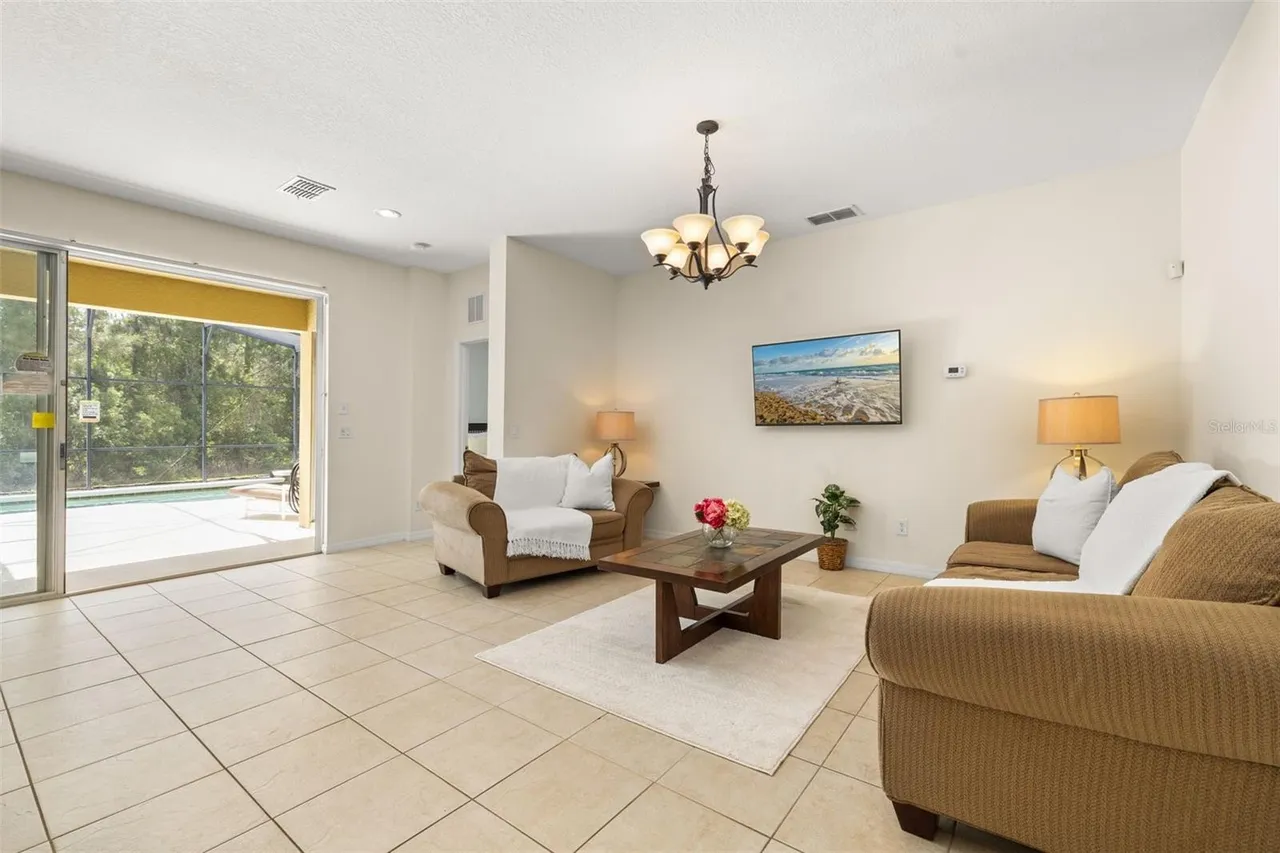 Slide show image of the Orlando Florida Home for Sale 24