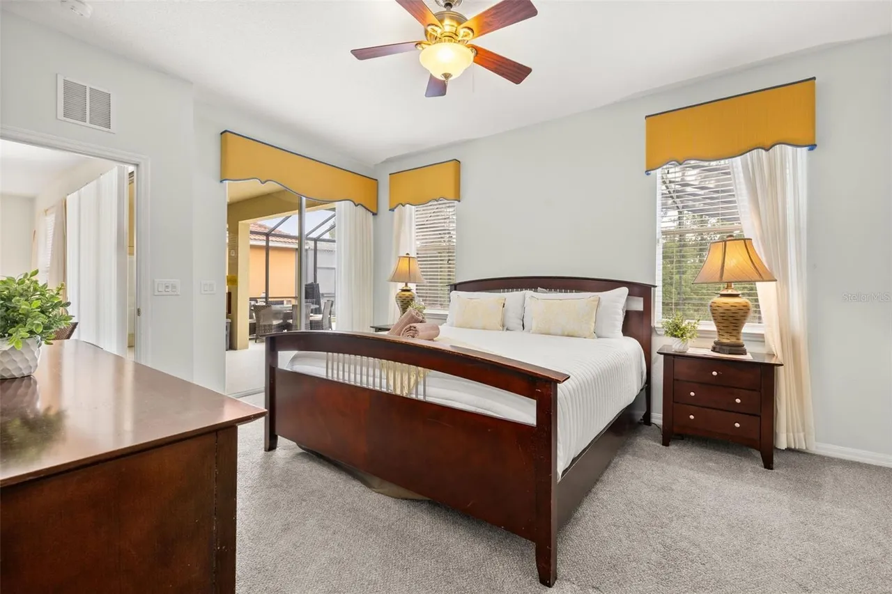 Slide show image of the Orlando Florida Home for Sale 26