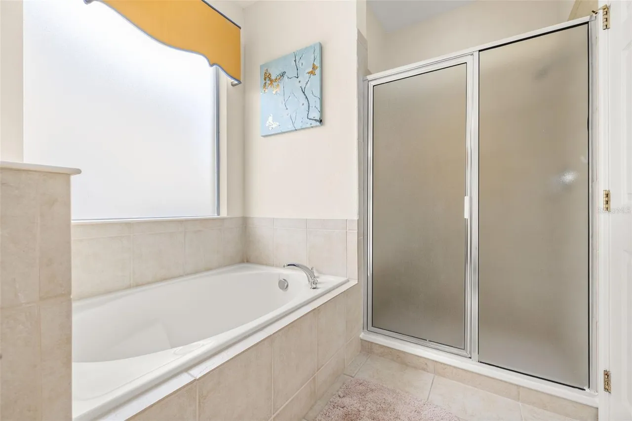 Slide show image of the Orlando Florida Home for Sale 30