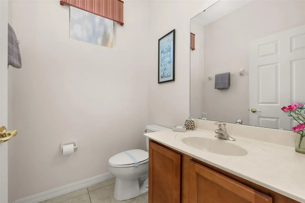 Slide show image of the Orlando Florida Home for Sale 32