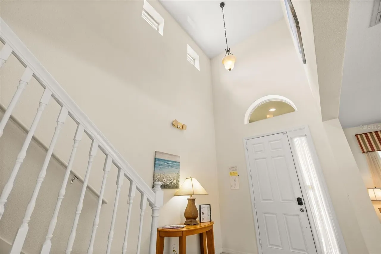 Slide show image of the Orlando Florida Home for Sale 34