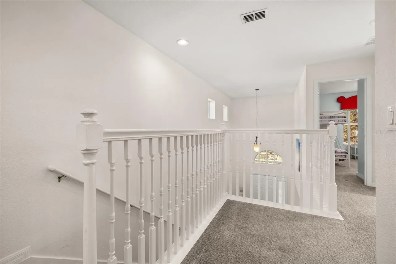 Slide show image of the Orlando Florida Home for Sale 36