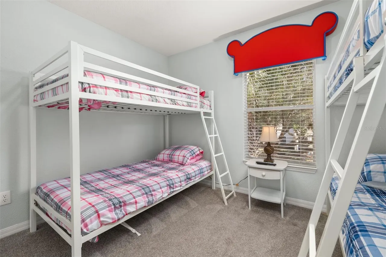 Slide show image of the Orlando Florida Home for Sale 39