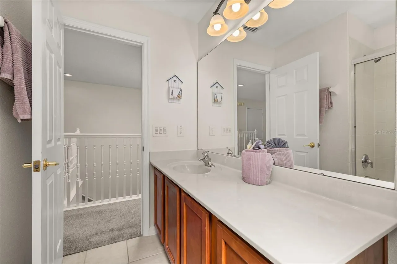 Slide show image of the Orlando Florida Home for Sale 43
