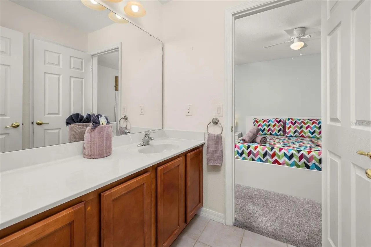 Slide show image of the Orlando Florida Home for Sale 47