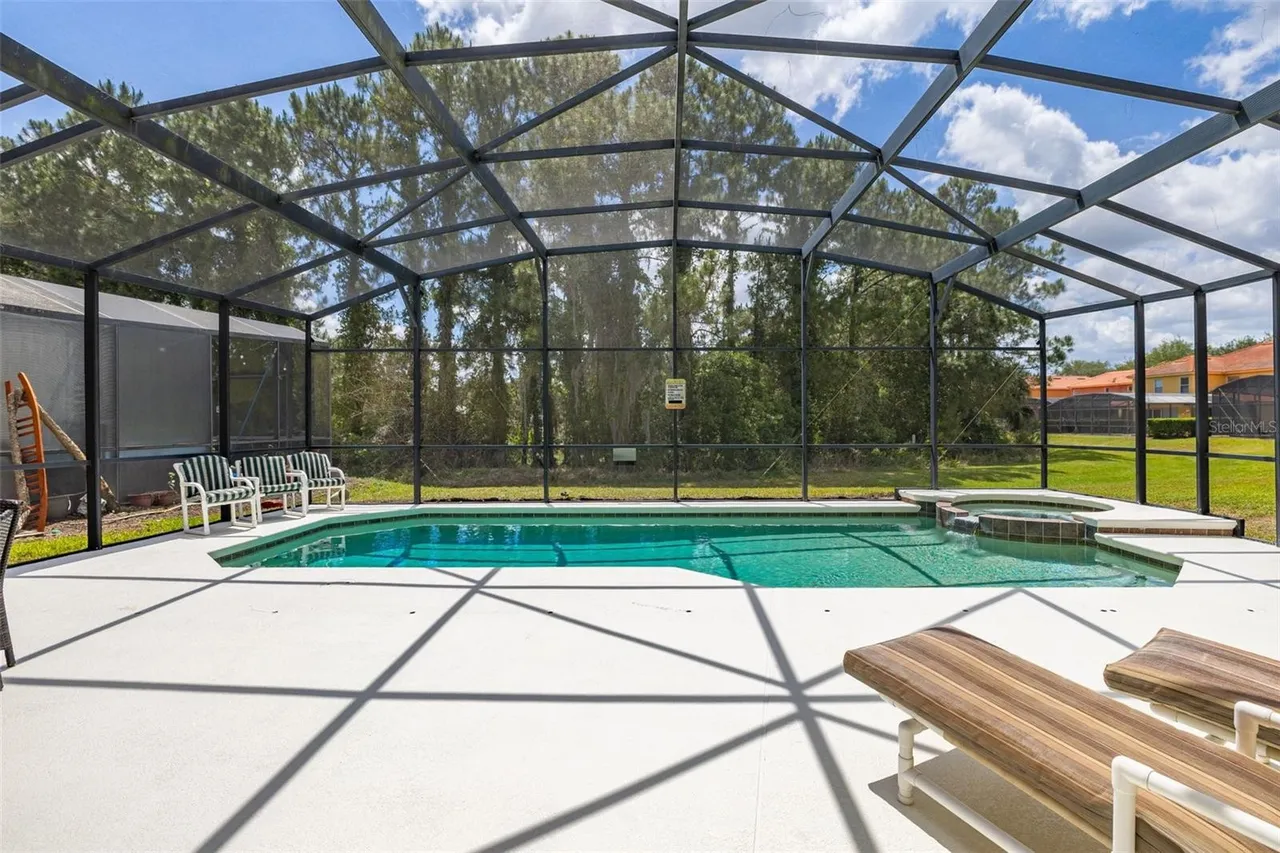 Slide show image of the Orlando Florida Home for Sale 54