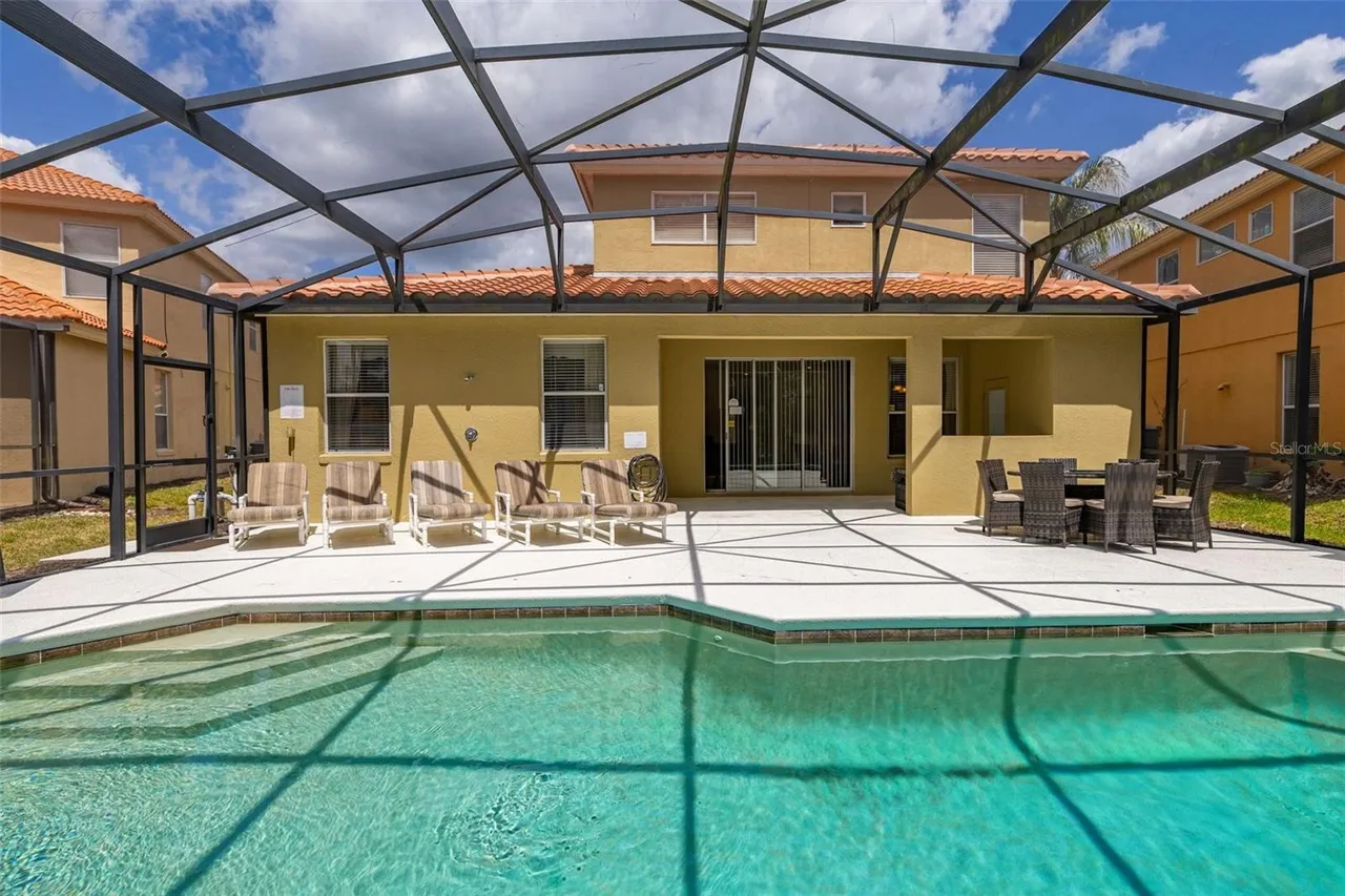 Slide show image of the Orlando Florida Home for Sale 61