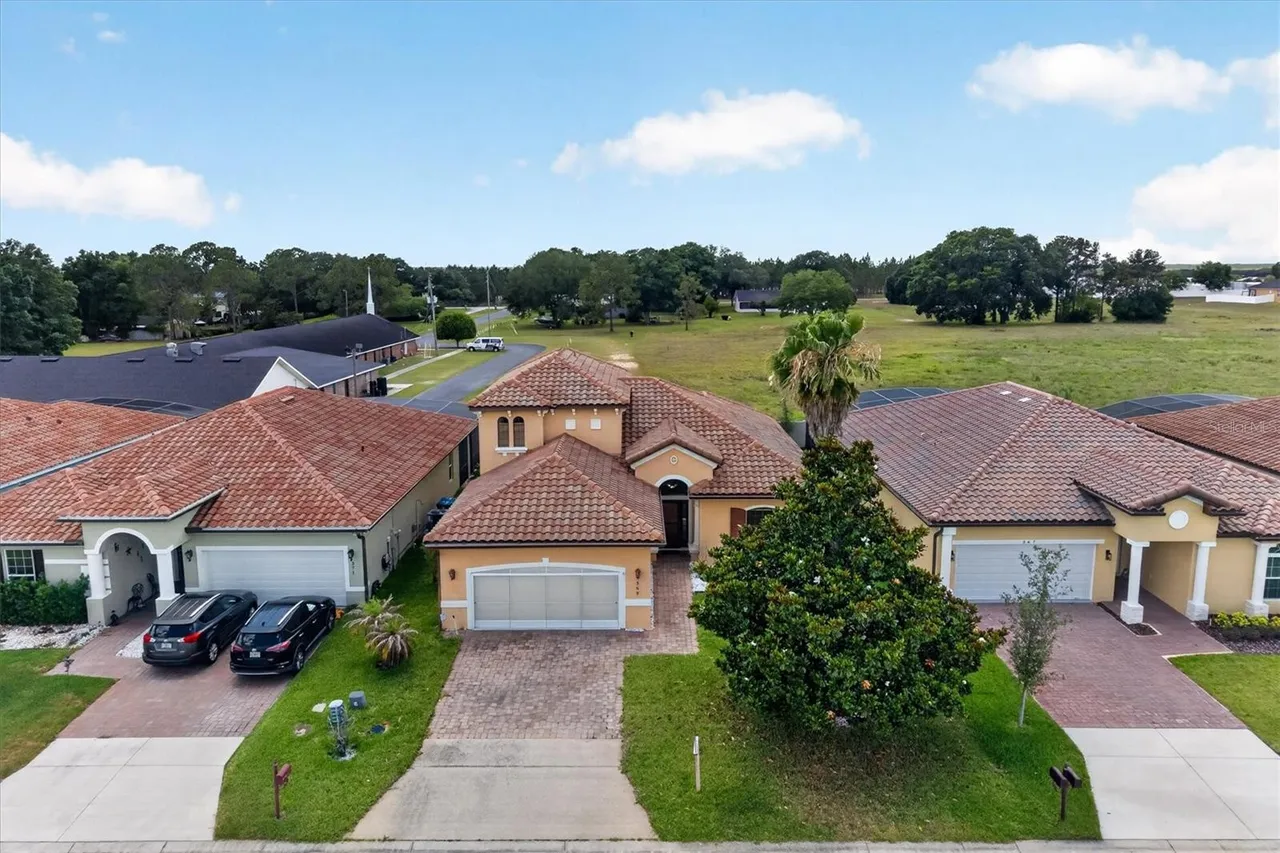 Slide show image of the Orlando Florida Home for Sale 04
