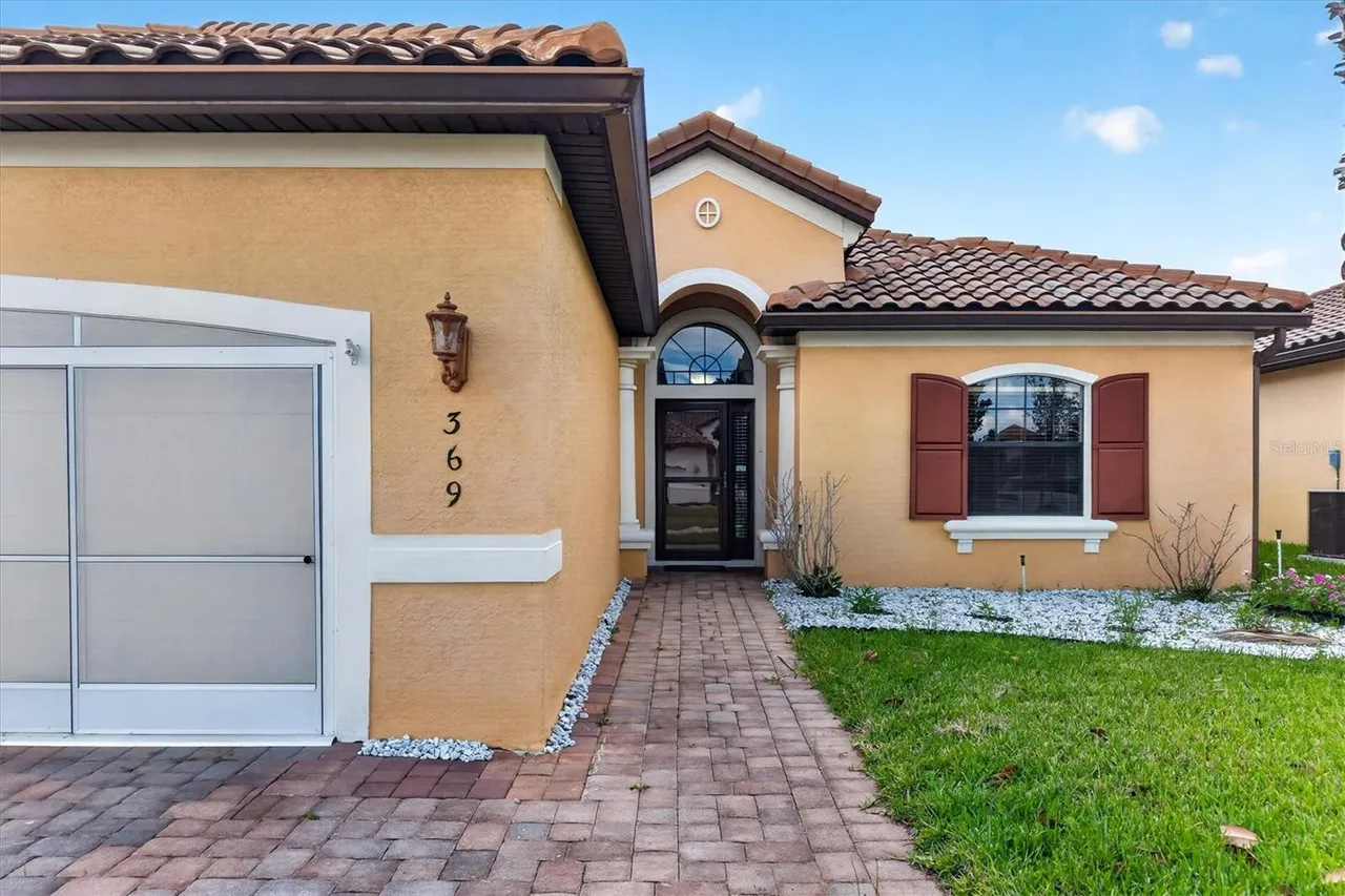 Slide show image of the Orlando Florida Home for Sale 05