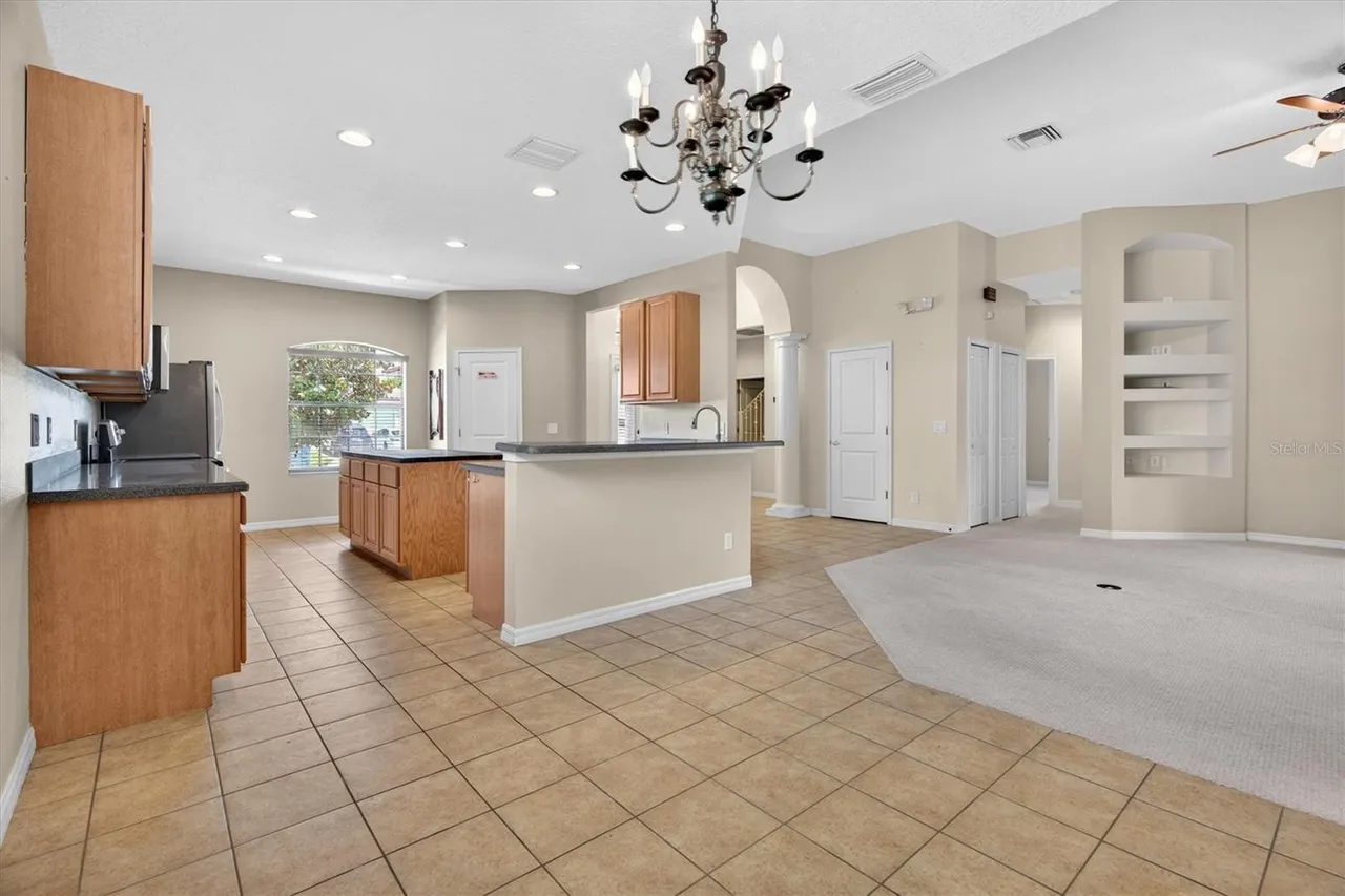 Slide show image of the Orlando Florida Home for Sale 12