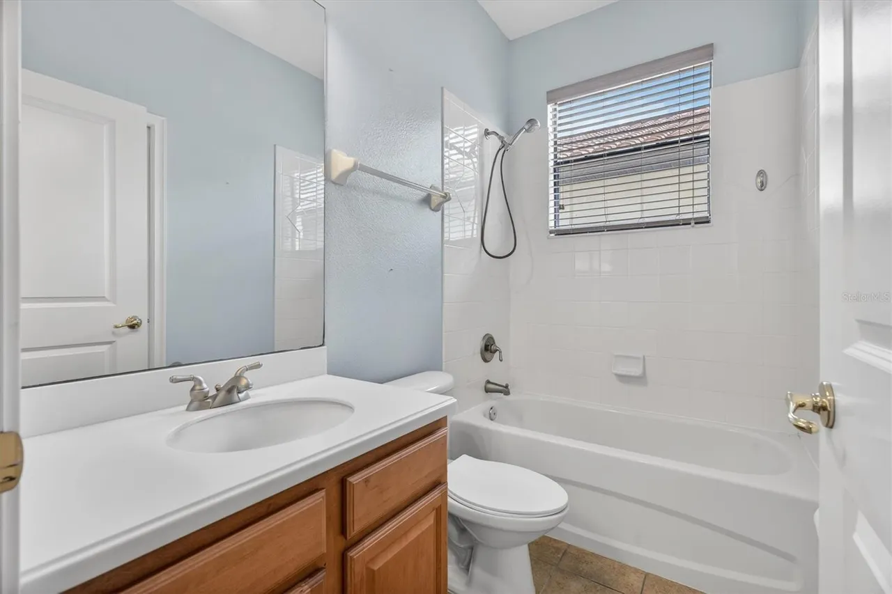 Slide show image of the Orlando Florida Home for Sale 31