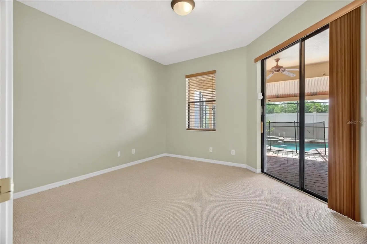 Slide show image of the Orlando Florida Home for Sale 33
