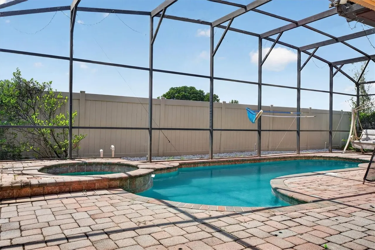 Slide show image of the Orlando Florida Home for Sale 40