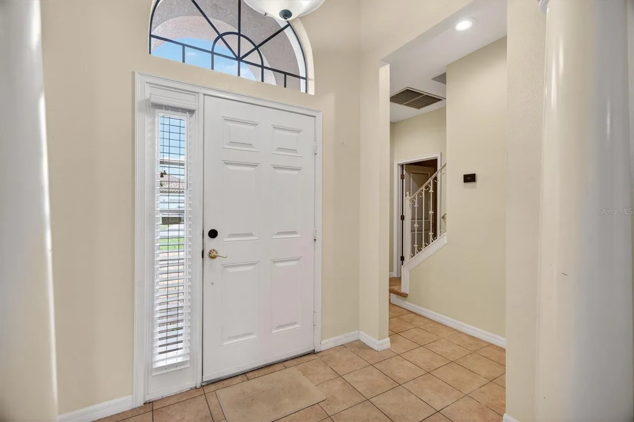 Slide show image of the Orlando Florida Home for Sale 47