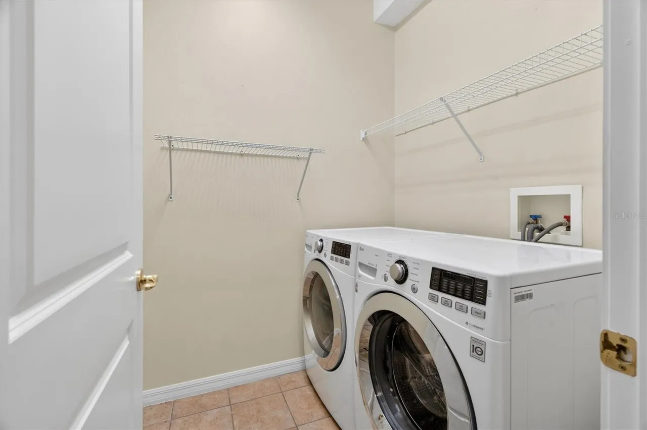 Slide show image of the Orlando Florida Home for Sale 48