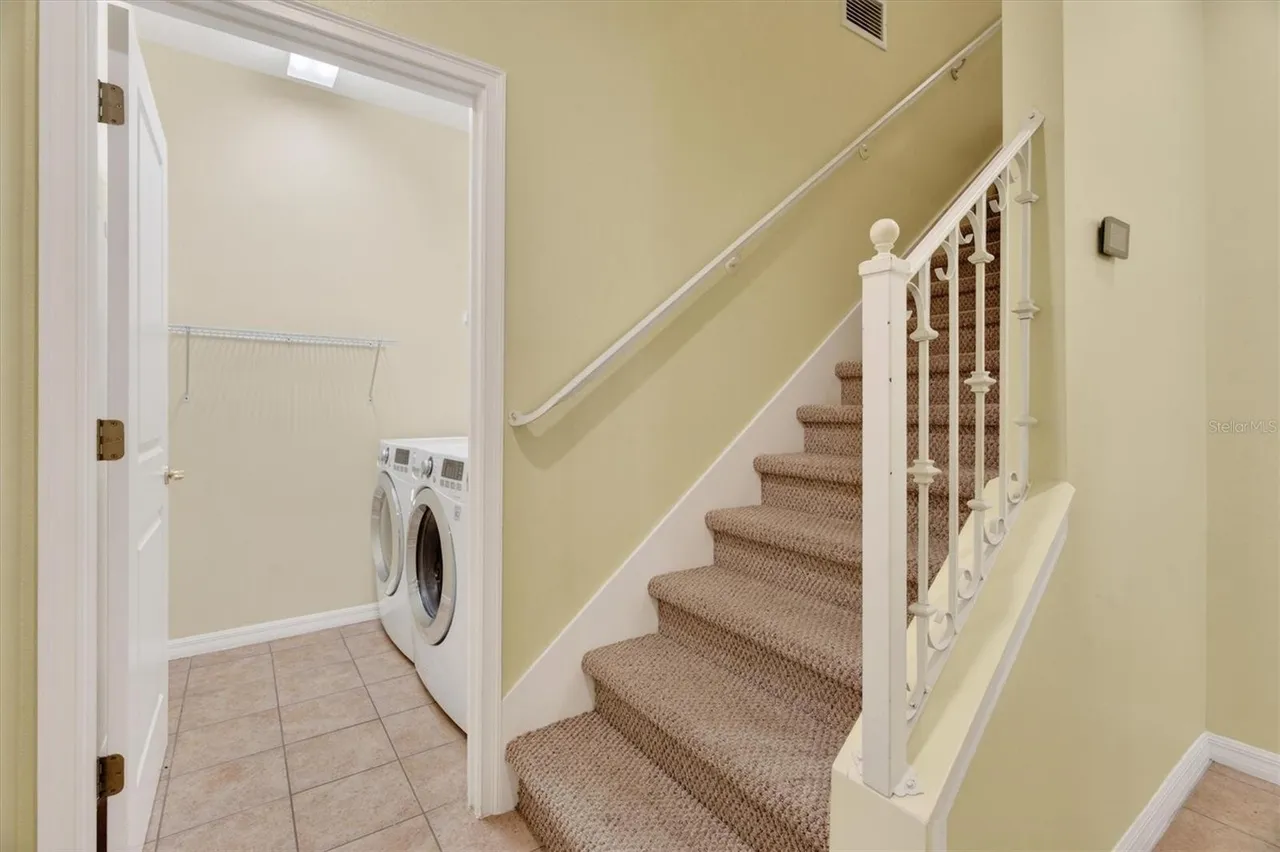 Slide show image of the Orlando Florida Home for Sale 49