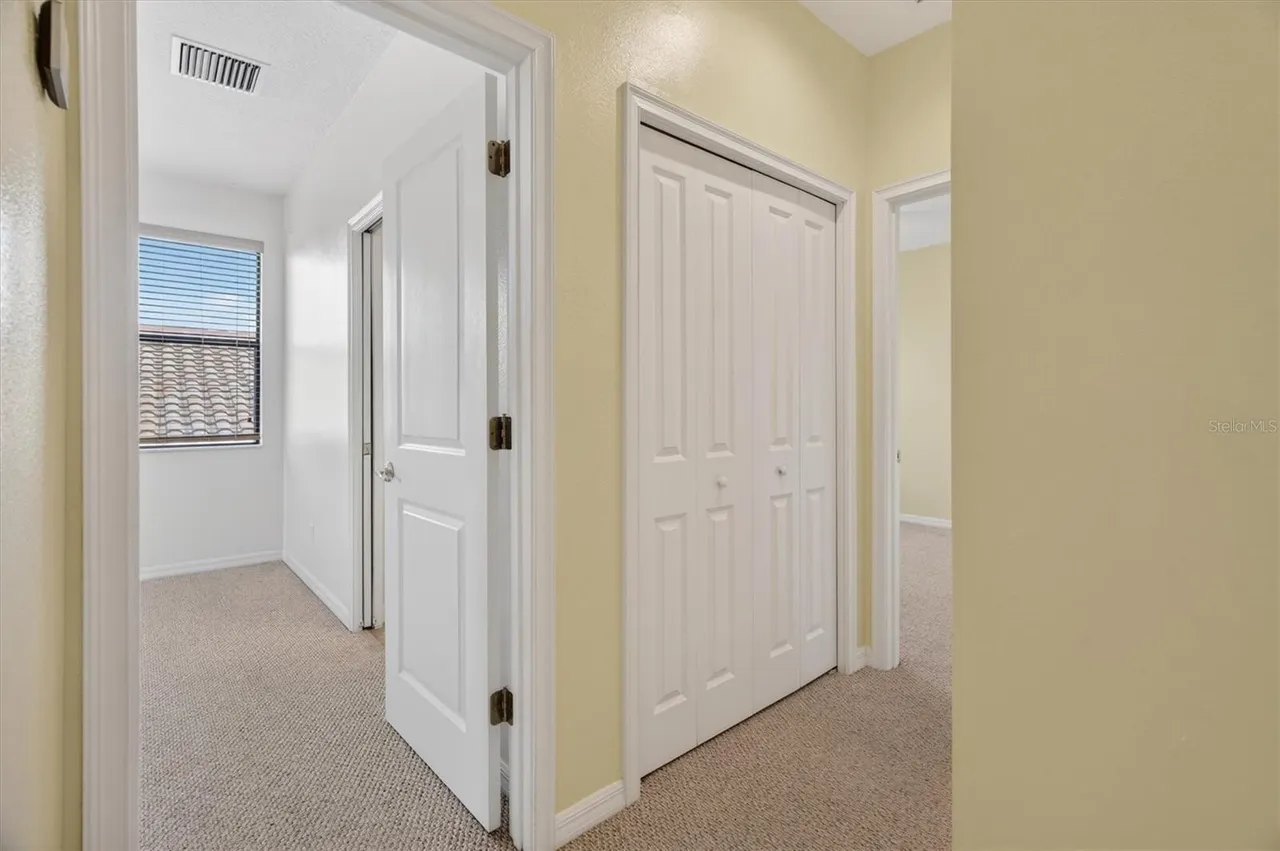 Slide show image of the Orlando Florida Home for Sale 50
