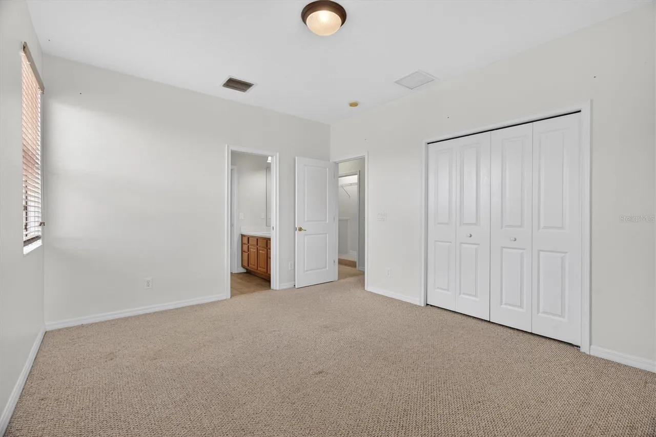 Slide show image of the Orlando Florida Home for Sale 57