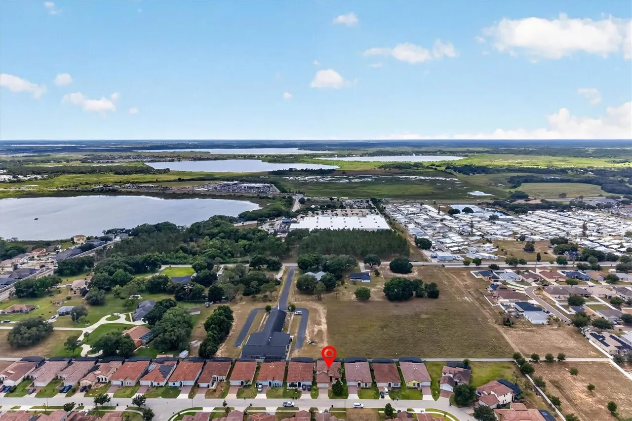 Slide show image of the Orlando Florida Home for Sale 61