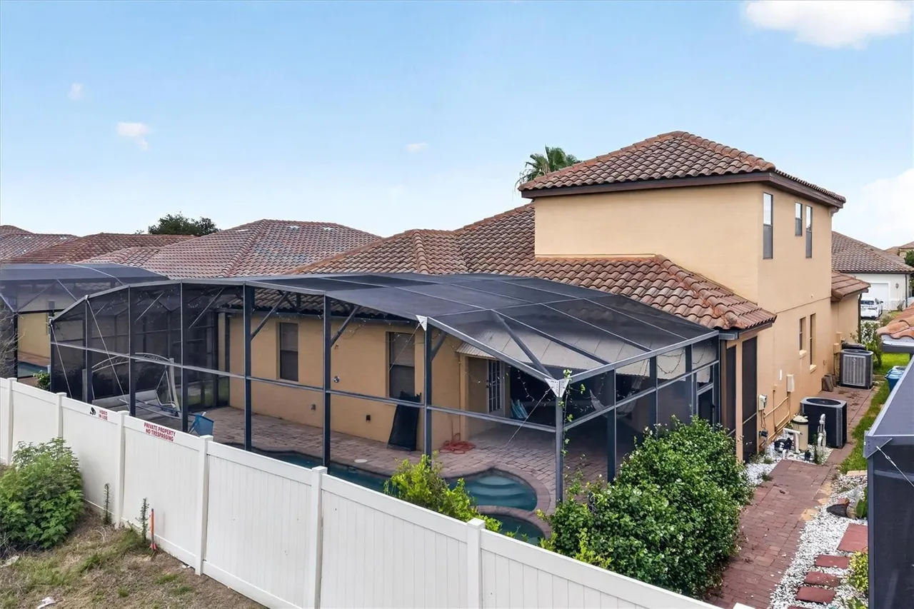 Slide show image of the Orlando Florida Home for Sale 65