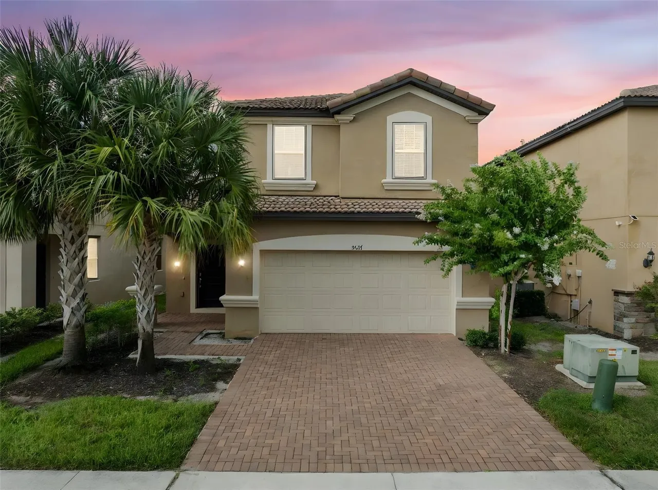 Slide show image of the Orlando Florida Home for Sale 02