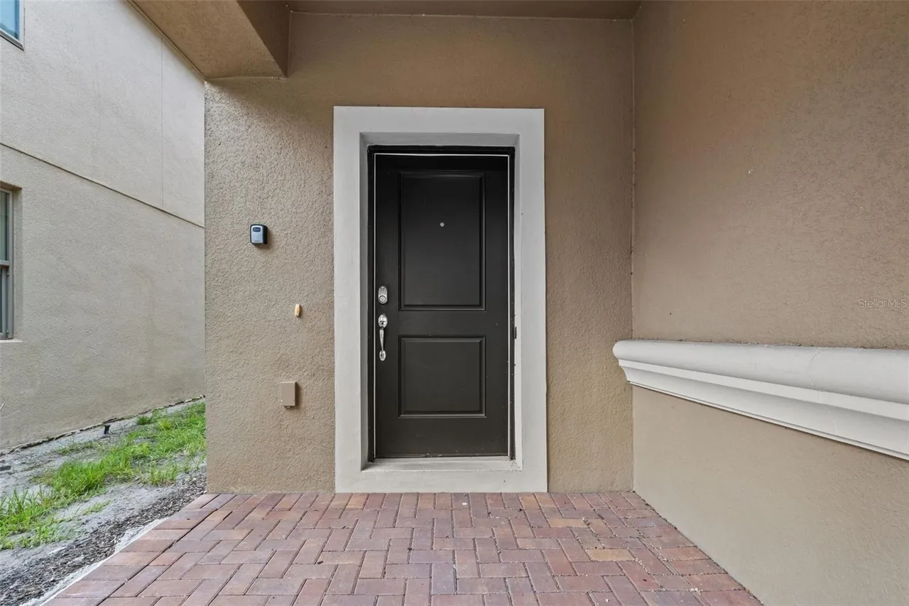 Slide show image of the Orlando Florida Home for Sale 03