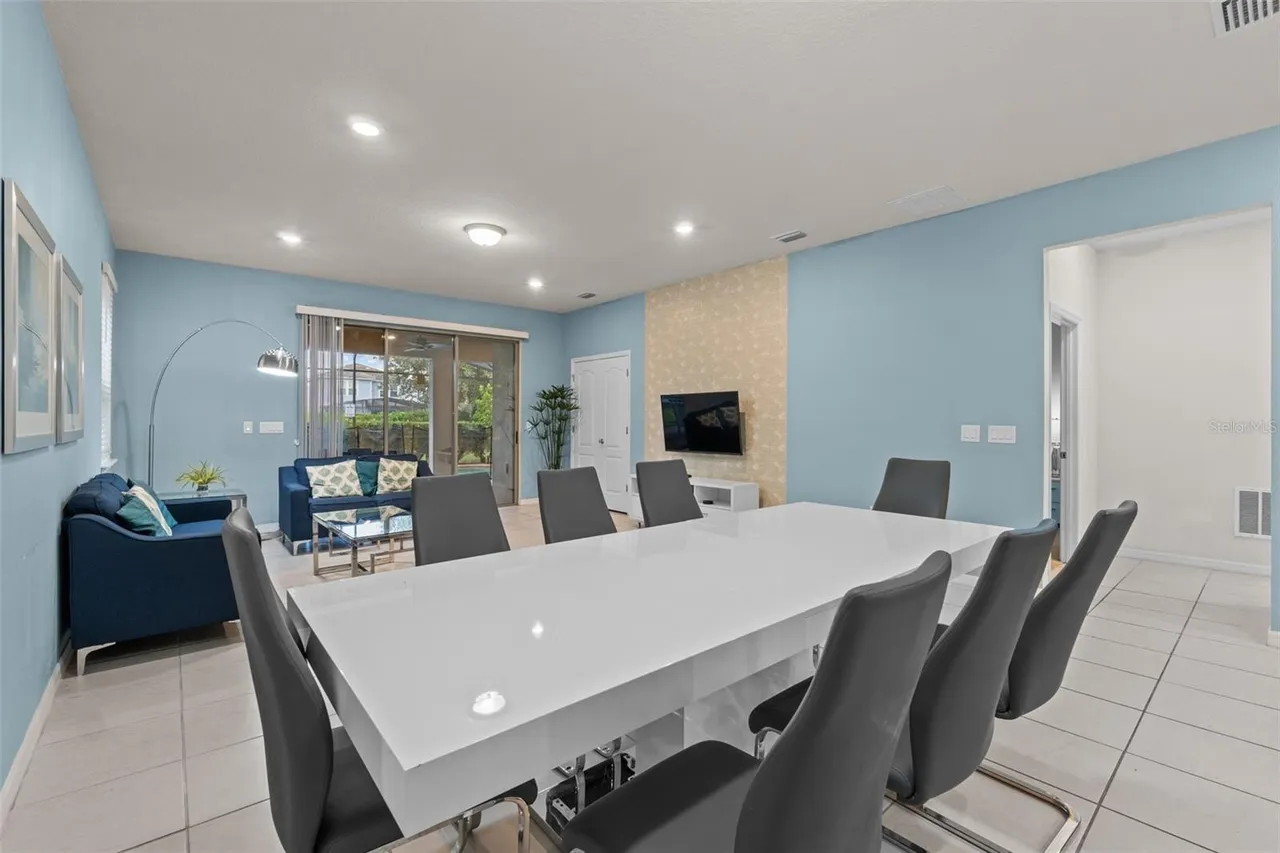 Slide show image of the Orlando Florida Home for Sale 11