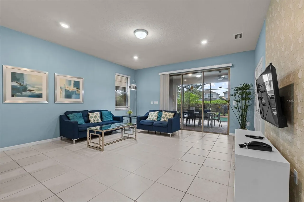 Slide show image of the Orlando Florida Home for Sale 12