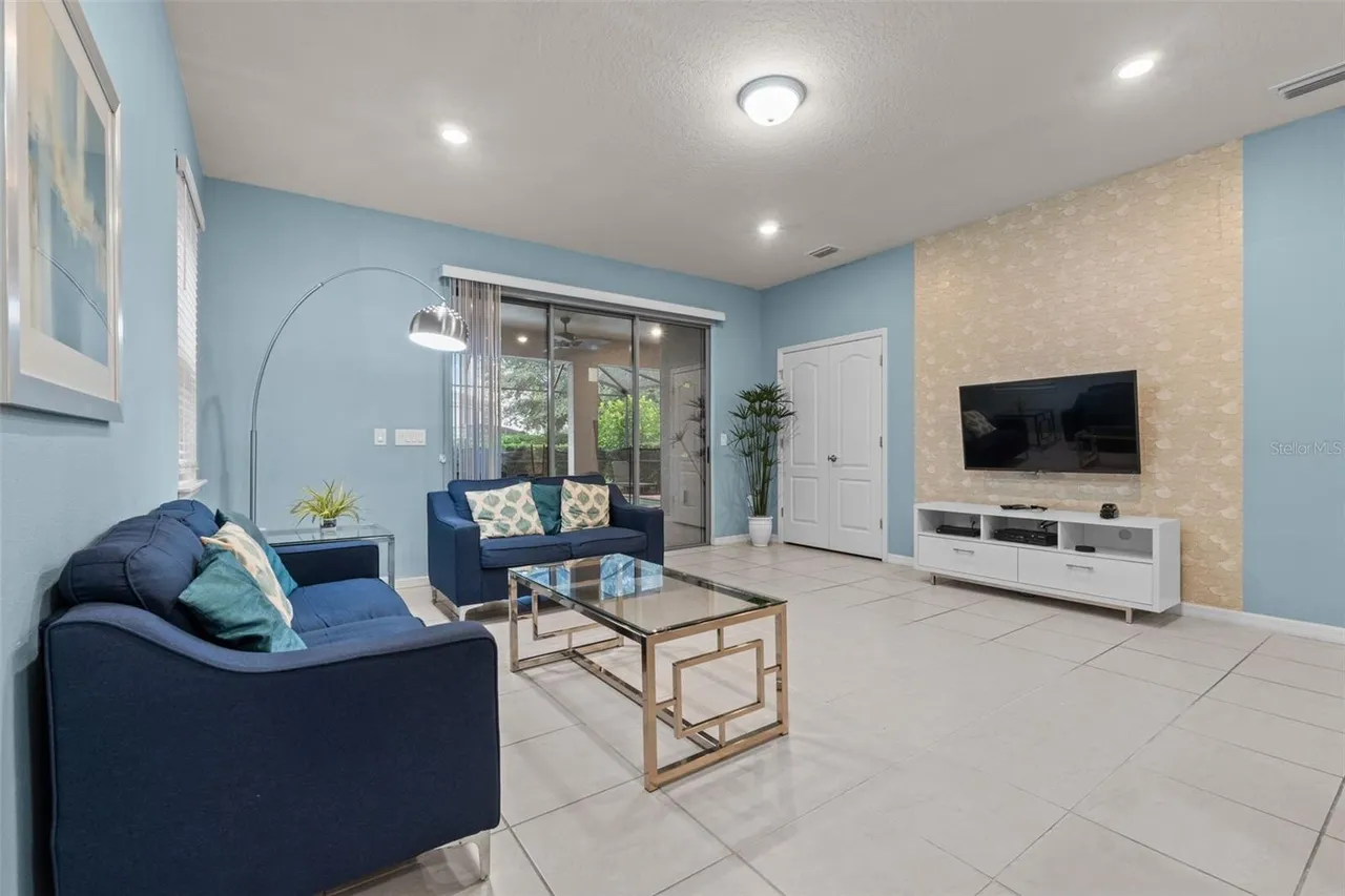 Slide show image of the Orlando Florida Home for Sale 13