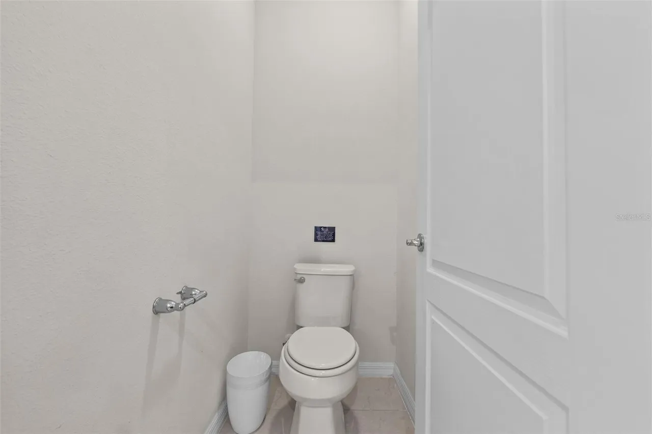 Slide show image of the Orlando Florida Home for Sale 19