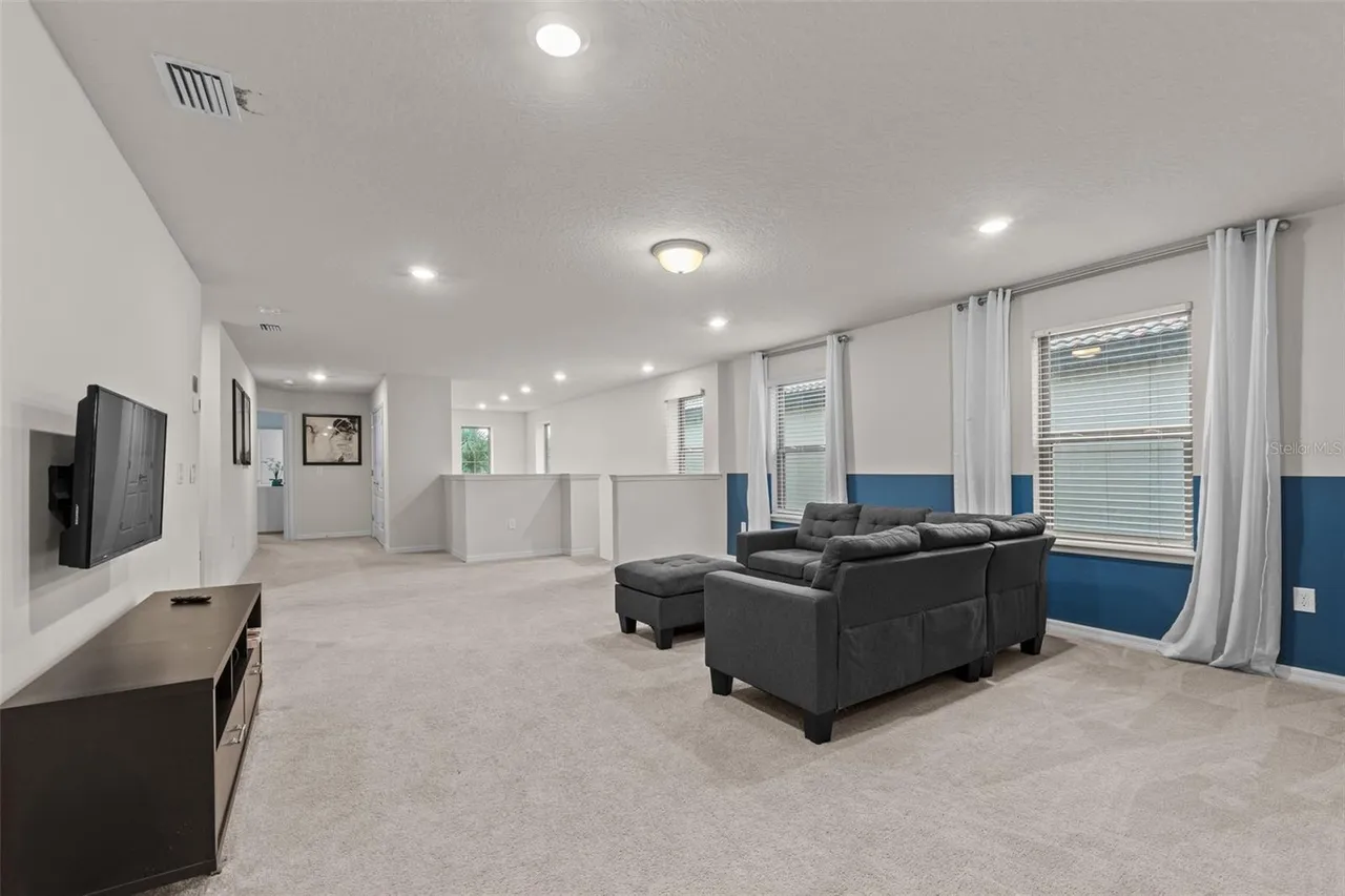 Slide show image of the Orlando Florida Home for Sale 24