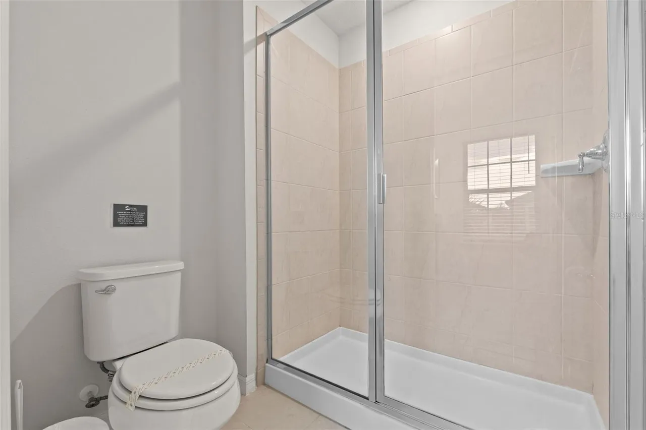 Slide show image of the Orlando Florida Home for Sale 29