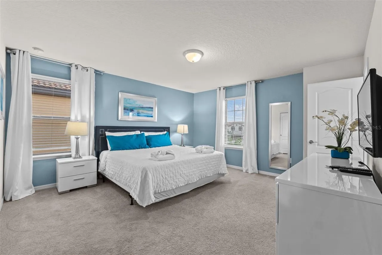 Slide show image of the Orlando Florida Home for Sale 38