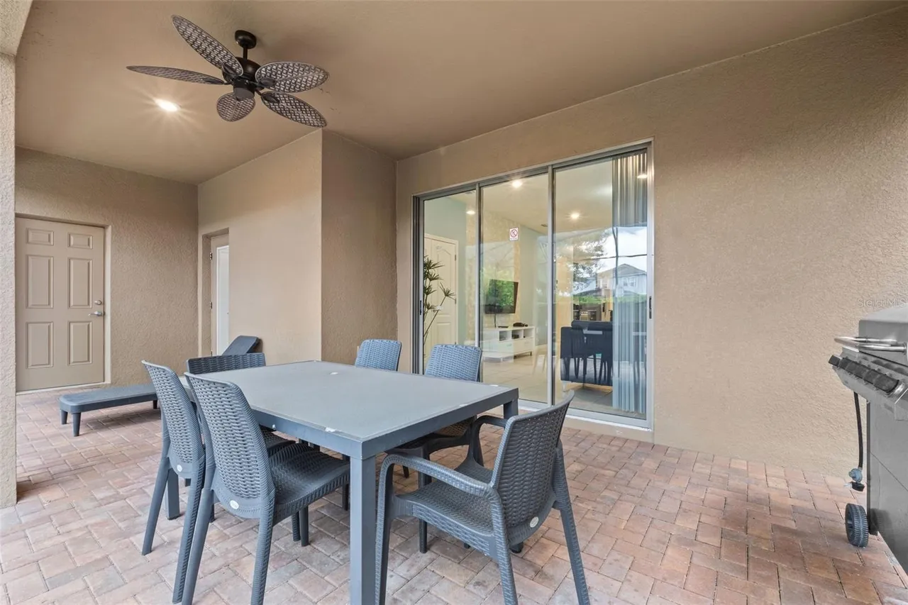 Slide show image of the Orlando Florida Home for Sale 43