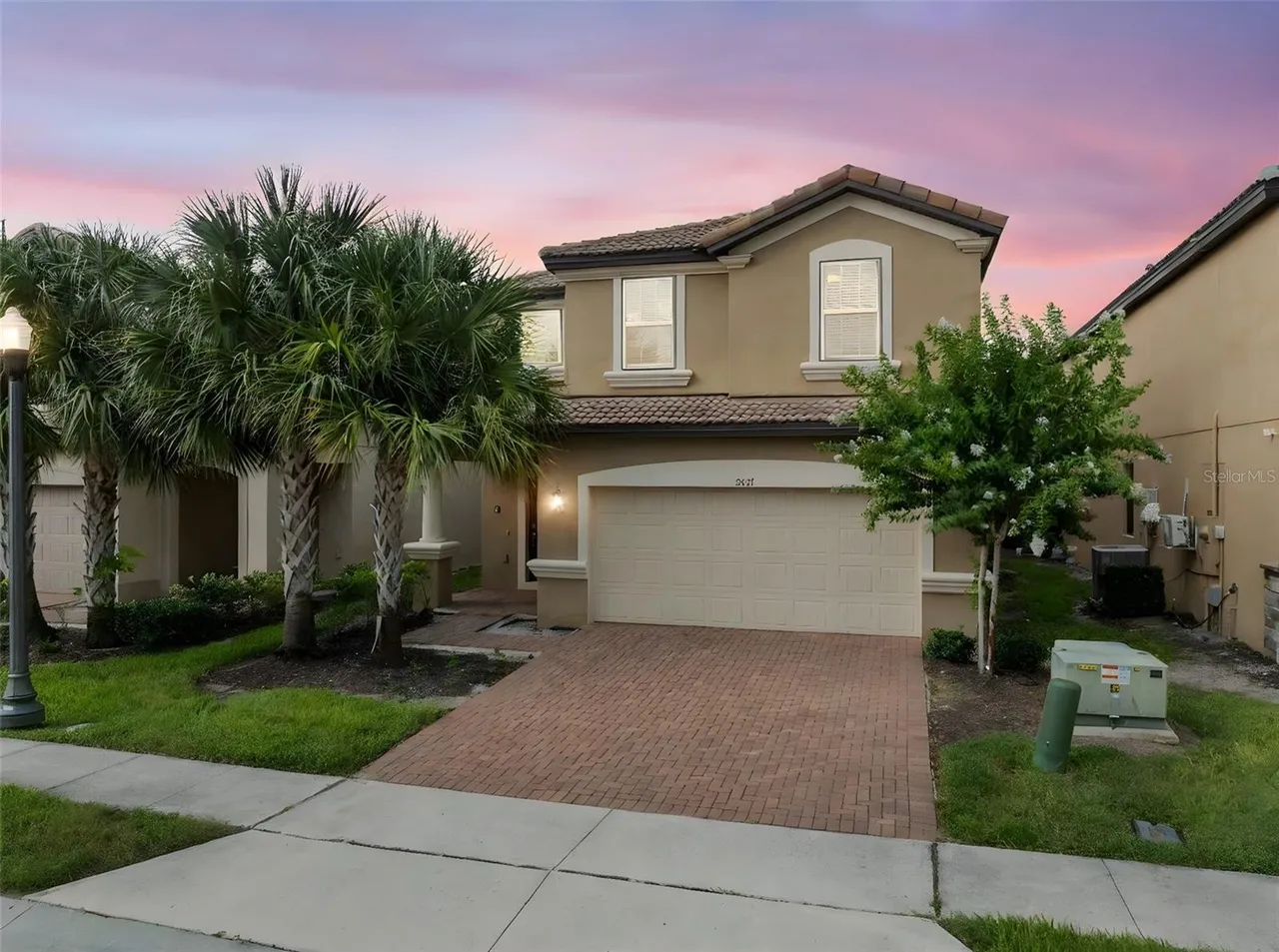 Slide show image of the Orlando Florida Home for Sale 51