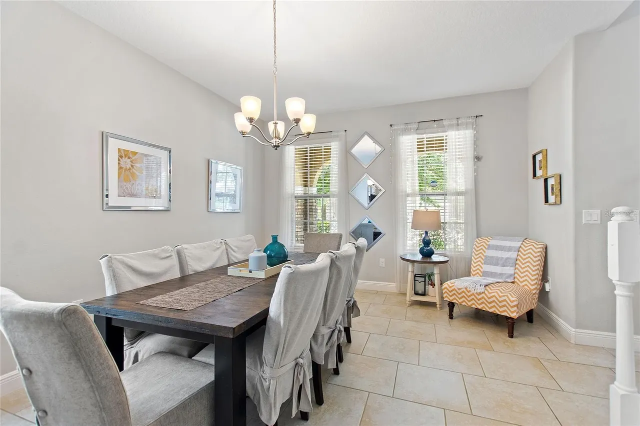 Slide show image of the Orlando Florida Home for Sale 10