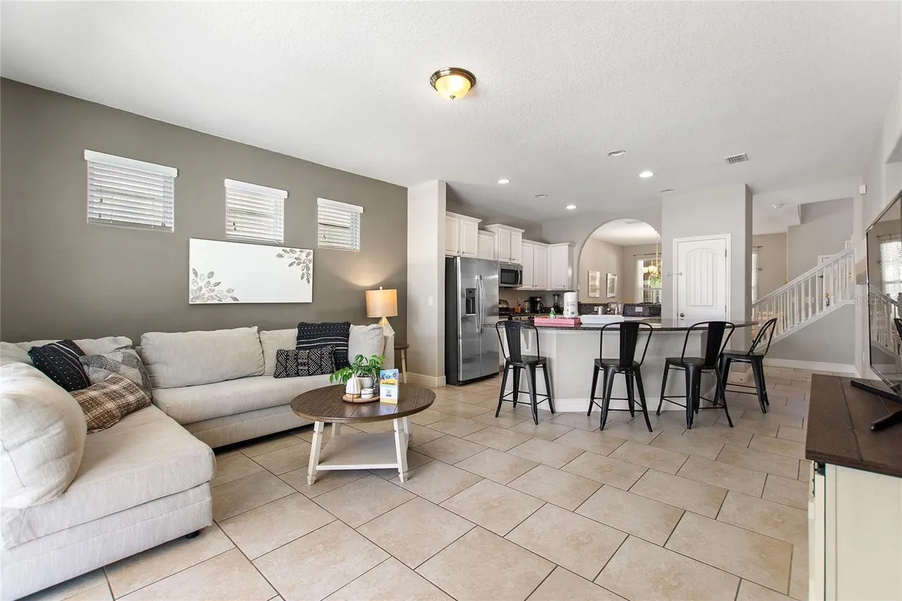 Slide show image of the Orlando Florida Home for Sale 17