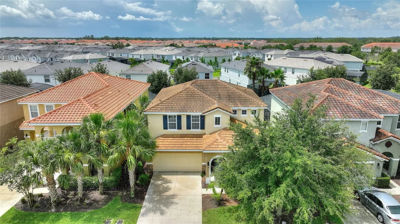 Slide show image of the Orlando Florida Home for Sale 39