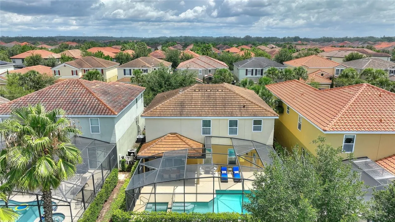 Slide show image of the Orlando Florida Home for Sale 41