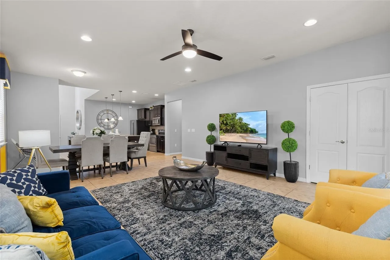 Slide show image of the Orlando Florida Home for Sale 03