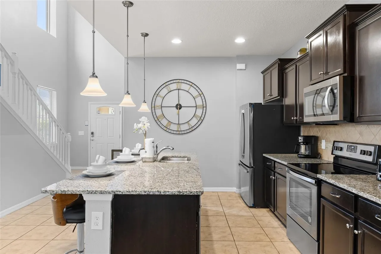 Slide show image of the Orlando Florida Home for Sale 10